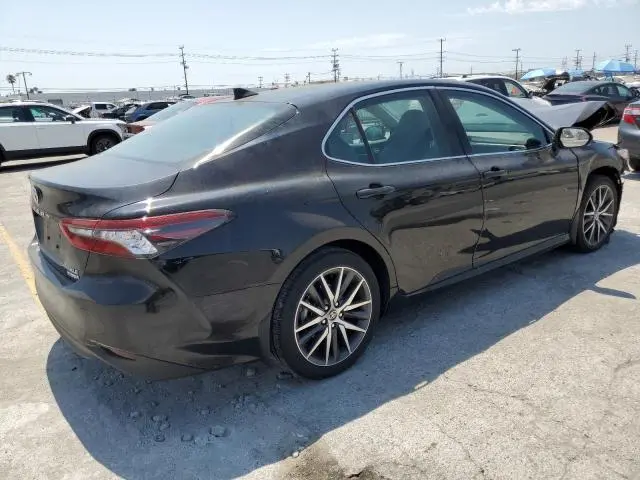 2024 TOYOTA CAMRY XLE  