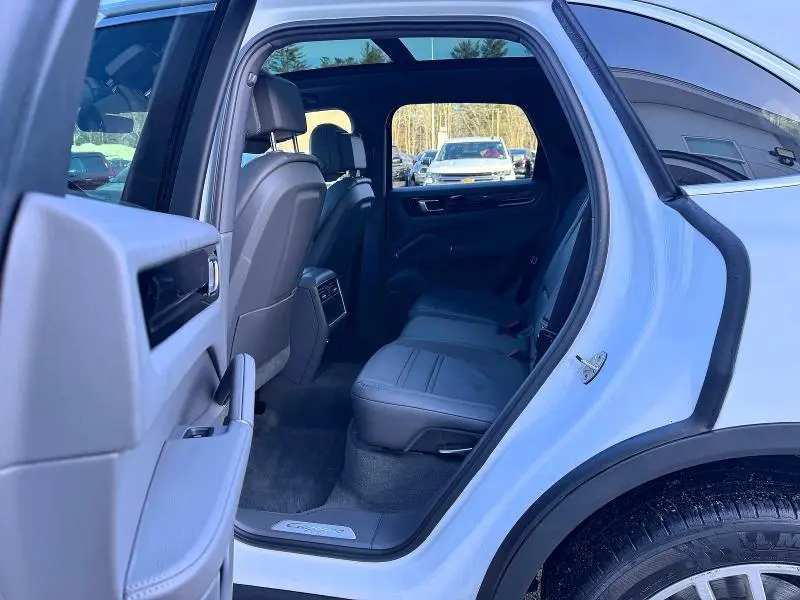 2019 PORSCHE CAYENNE   