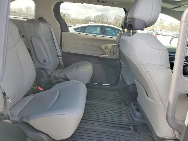 2022 TOYOTA SIENNA XLE 7-PASSENGER  