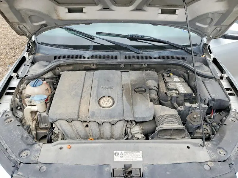 2012 VOLKSWAGEN JETTA SE  