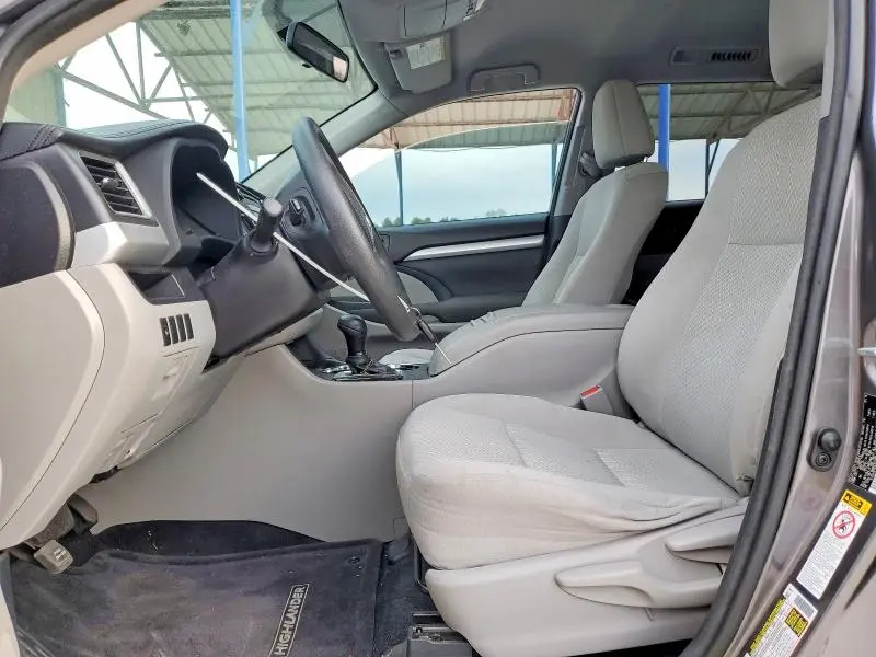 2015 TOYOTA HIGHLANDER LE  