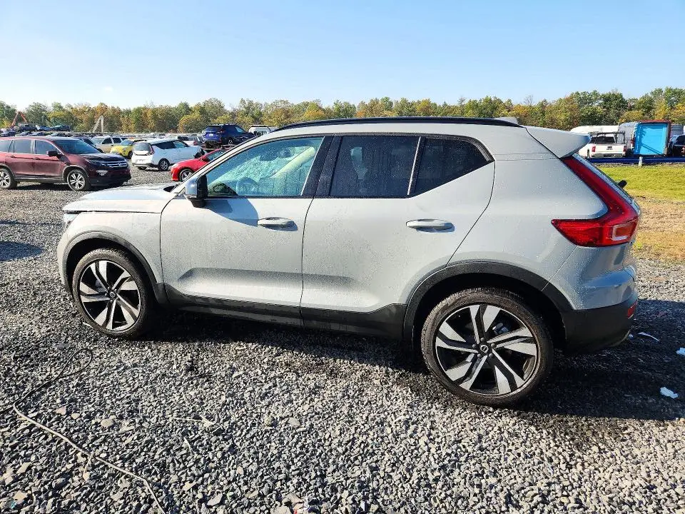 2025 VOLVO XC40 ULTRA  