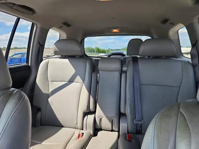 2013 TOYOTA HIGHLANDER SE  