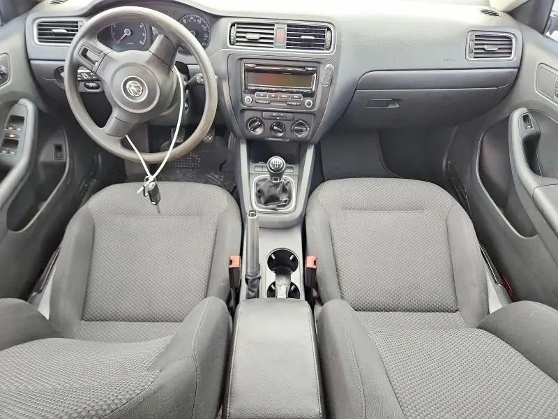 2013 VOLKSWAGEN JETTA BASE  