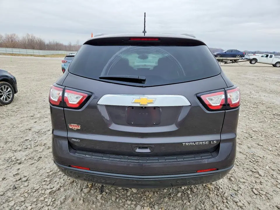 2015 CHEVROLET TRAVERSE LS  