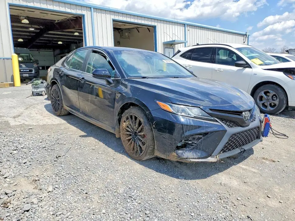 2019 TOYOTA CAMRY SE  