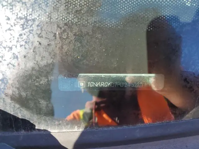 2017 CHEVROLET TRAVERSE LT  