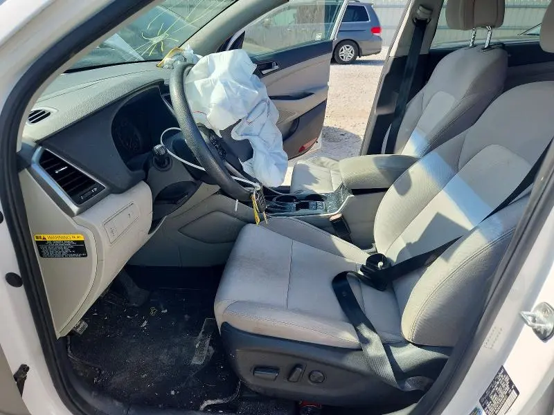 2017 HYUNDAI TUCSON SE  