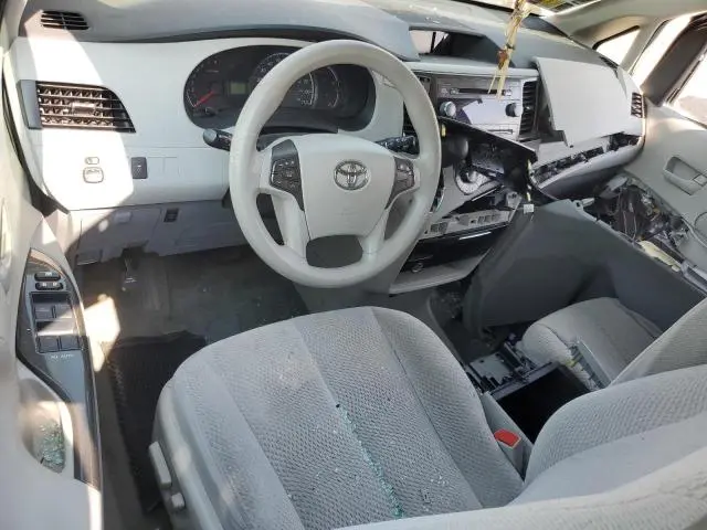 2011 TOYOTA SIENNA LE  