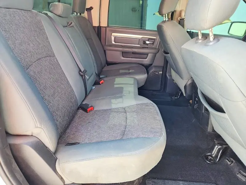 2016 RAM 1500 SLT  