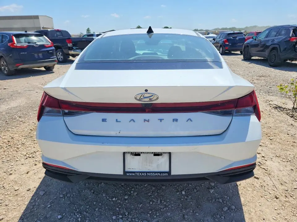 2021 HYUNDAI ELANTRA SEL  