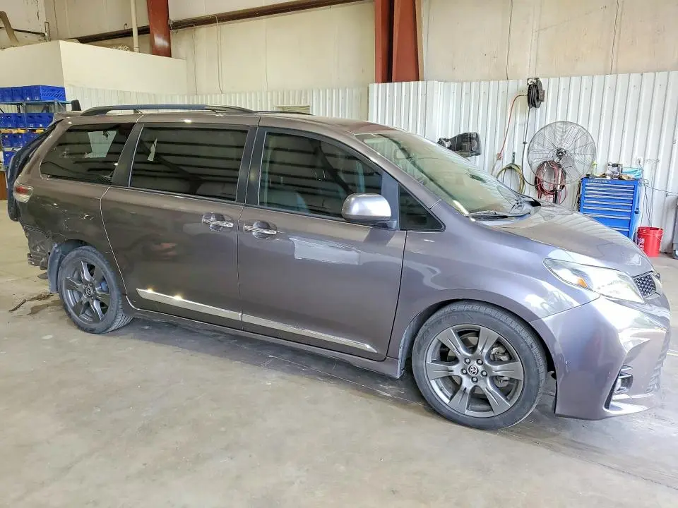 2020 TOYOTA SIENNA SE 8-PASSENGER  