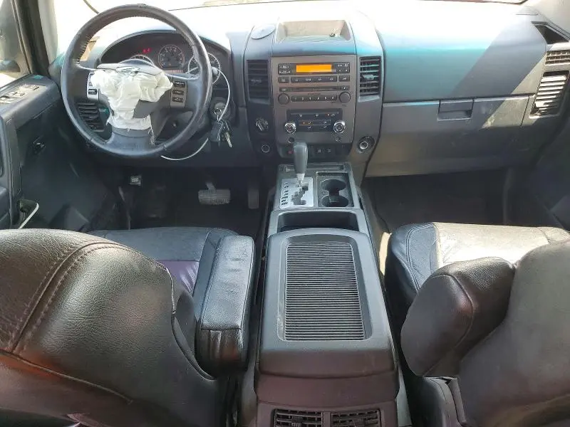 2010 NISSAN TITAN SE  