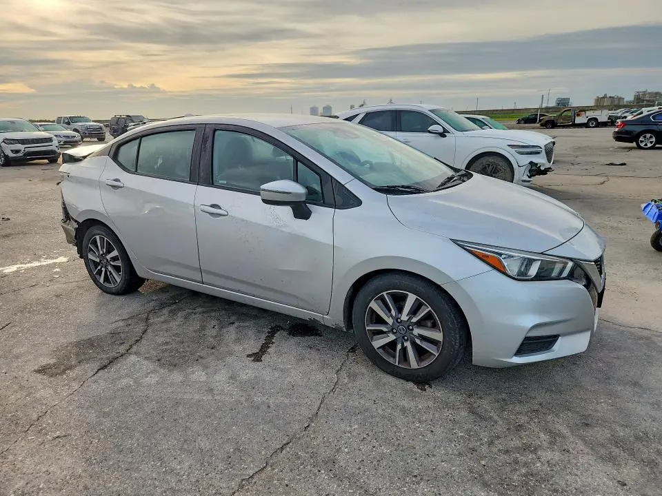 2020 NISSAN VERSA SV  