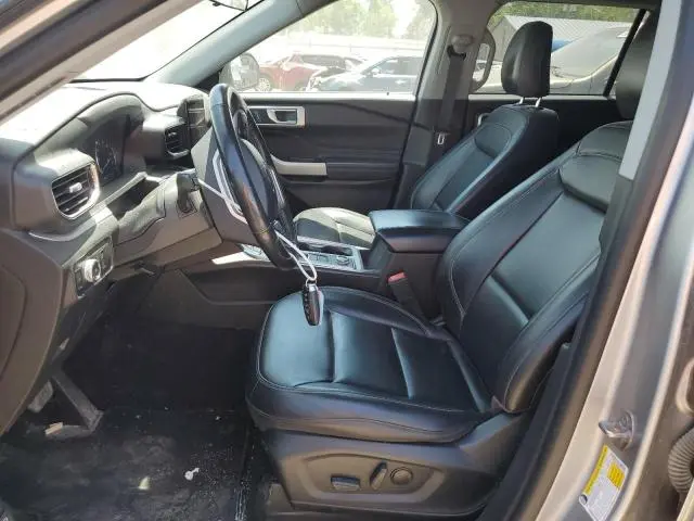 2022 FORD EXPLORER XLT  