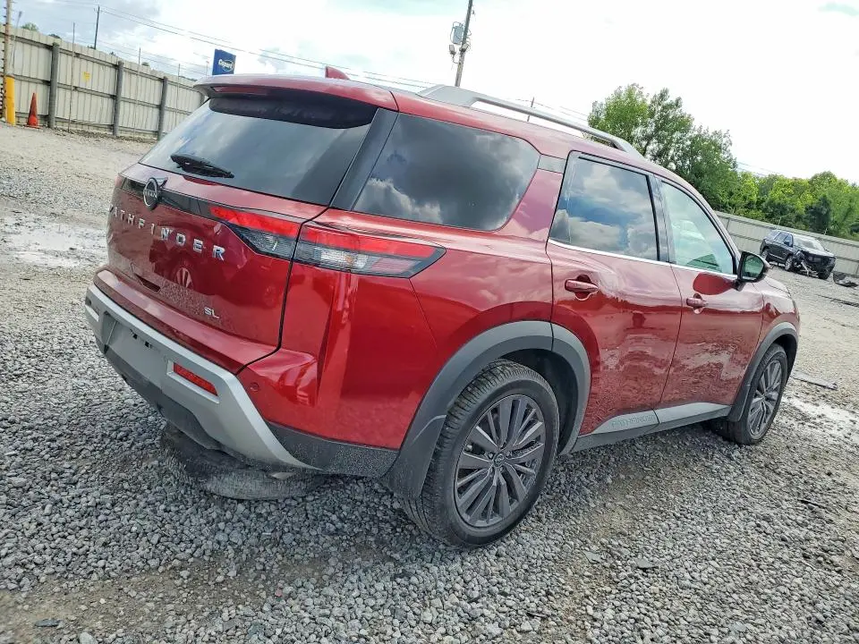 2022 NISSAN PATHFINDER SL  