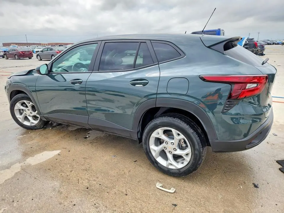 2025 CHEVROLET TRAX LS  