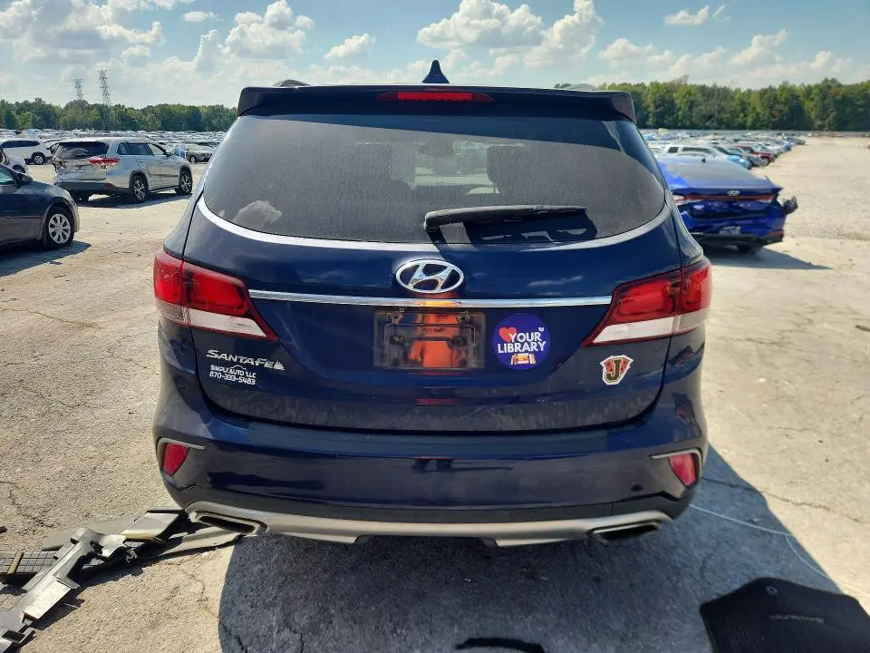 2017 HYUNDAI SANTA FE SE  