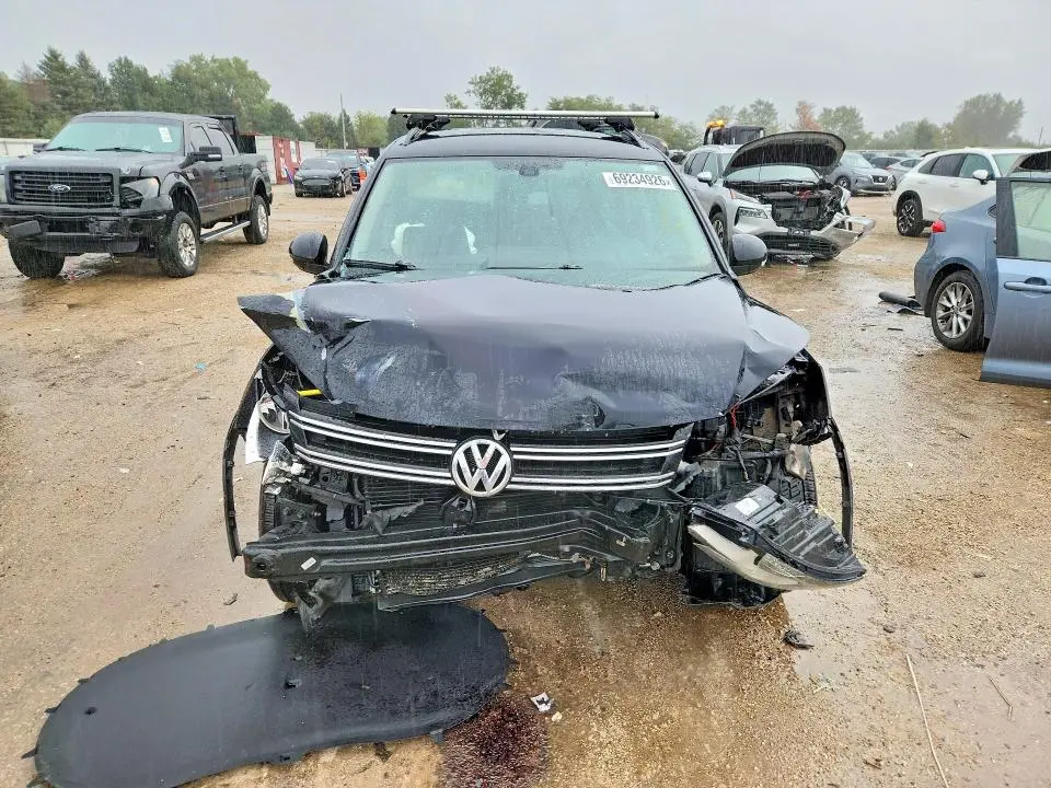 2016 VOLKSWAGEN TIGUAN S  