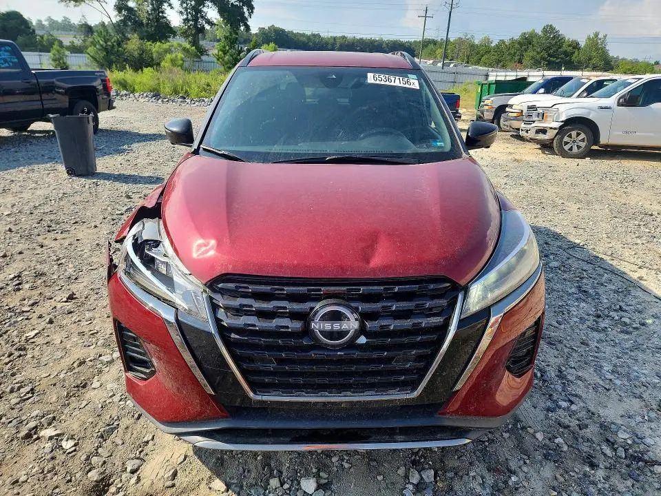 2024 NISSAN KICKS SR  