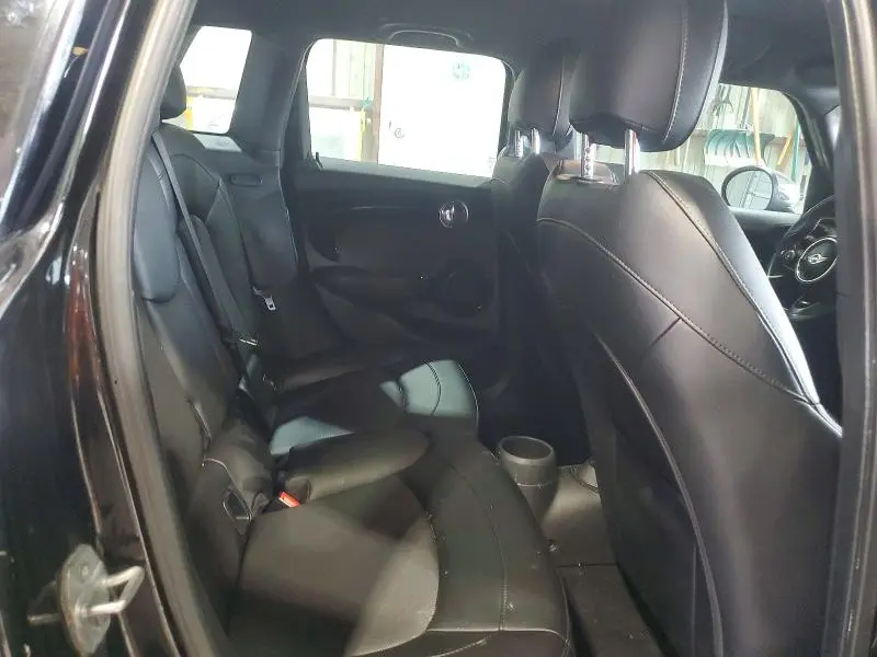 2016 MINI COOPER   