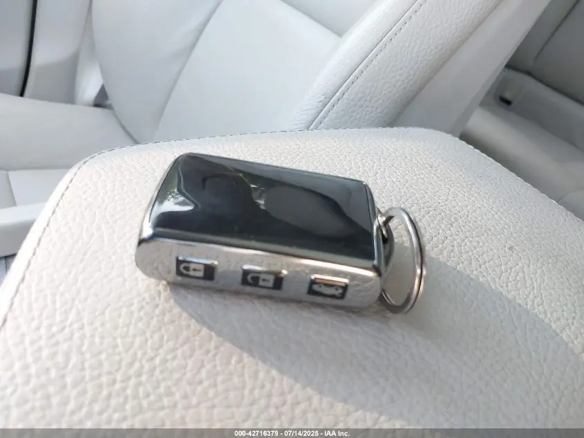 2018 VOLVO XC60 HYBRID T8 INSCRIPTION