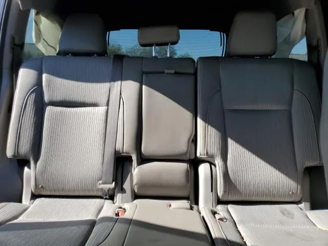 2015 TOYOTA HIGHLANDER LE  