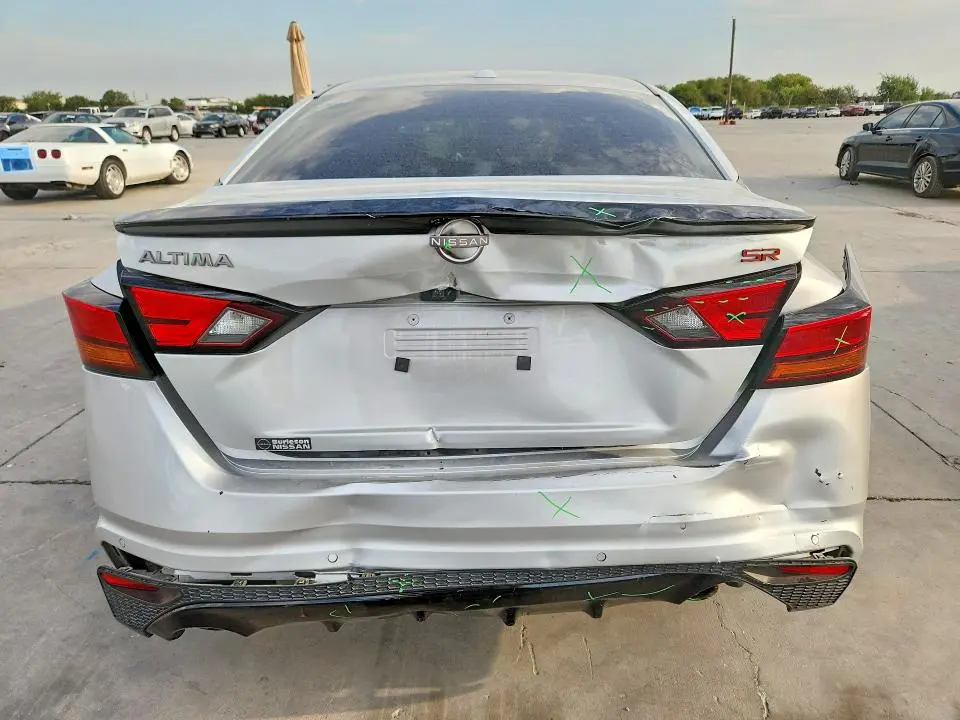 2024 NISSAN ALTIMA SR  