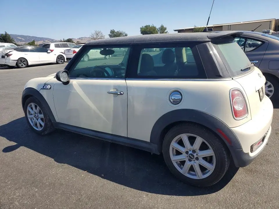 2011 MINI COOPER S  