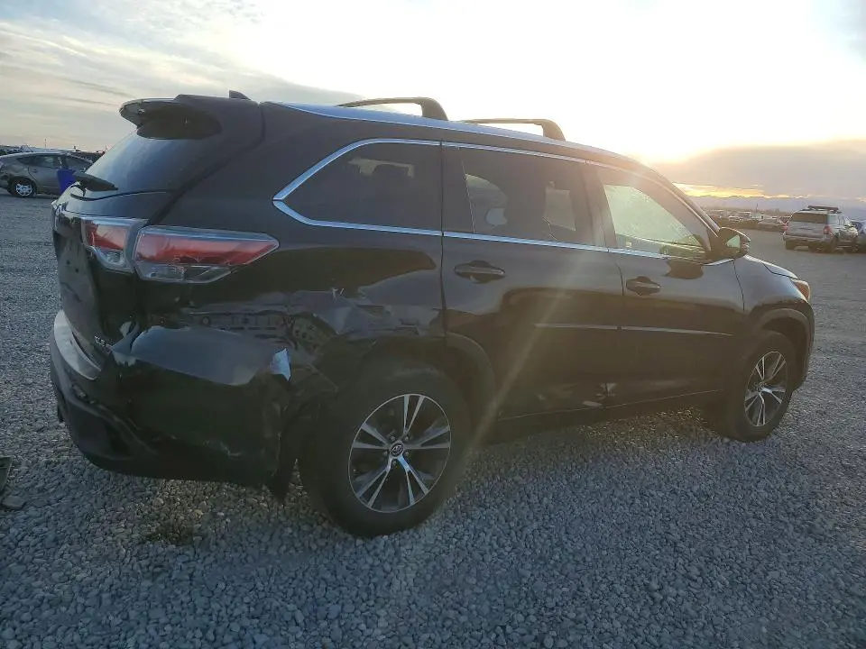 2016 TOYOTA HIGHLANDER XLE  