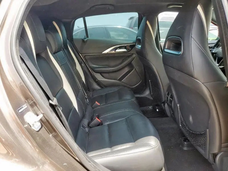 2017 INFINITI QX30 BASE  