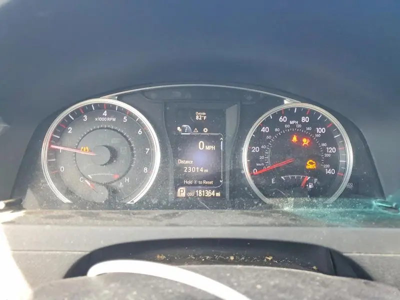 2016 TOYOTA CAMRY SE  