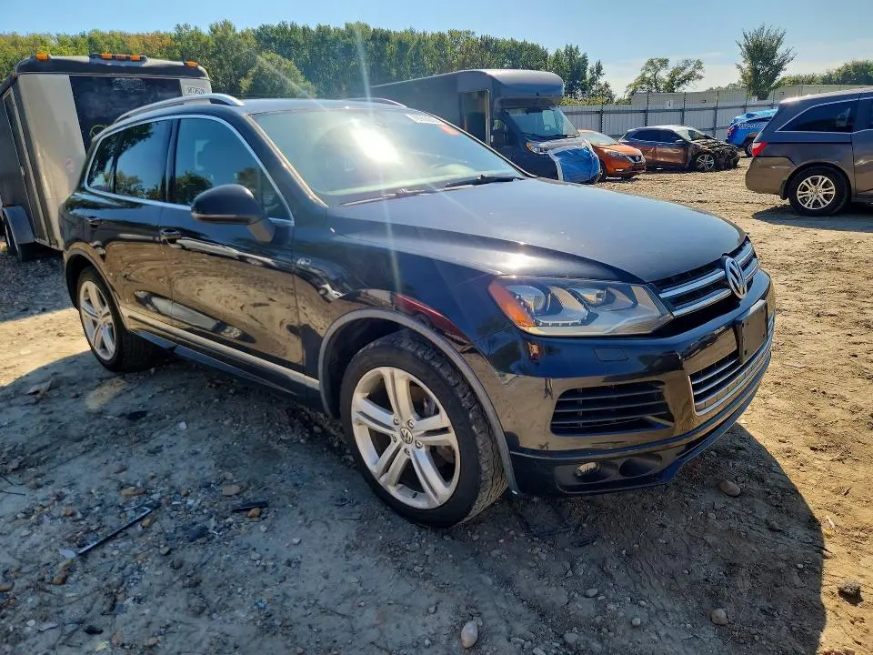 2014 VOLKSWAGEN TOUAREG V6  