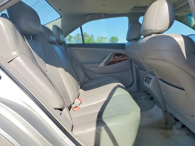 2011 TOYOTA CAMRY XLE  