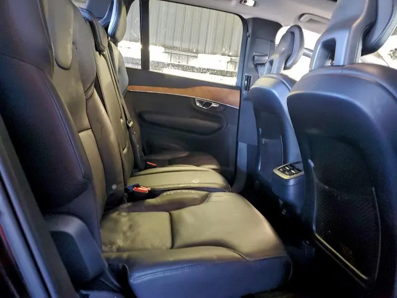 2021 VOLVO XC90 T6 MOMENTUM  