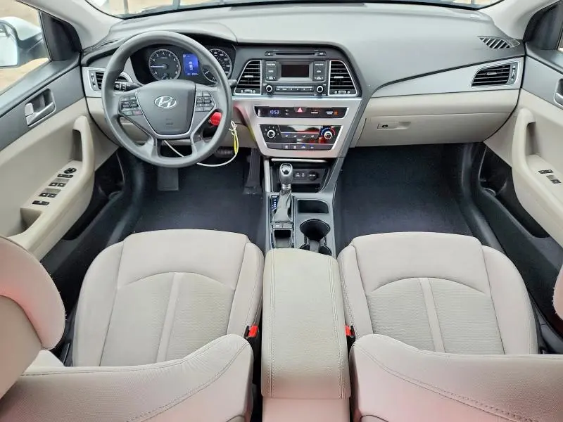 2017 HYUNDAI SONATA SE  