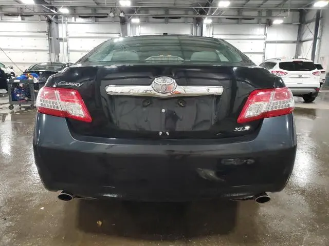 2011 TOYOTA CAMRY SE  