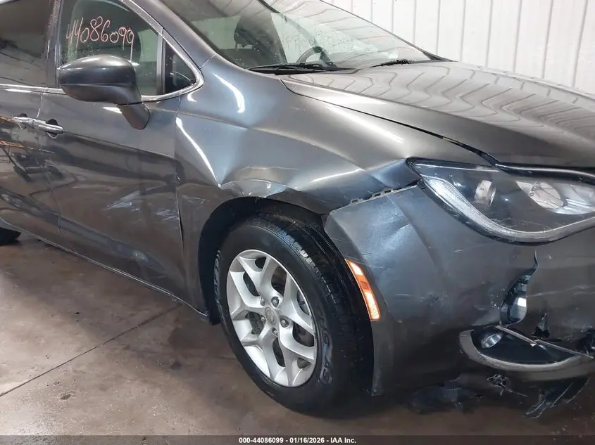 2019 CHRYSLER PACIFICA TOURING PLUS