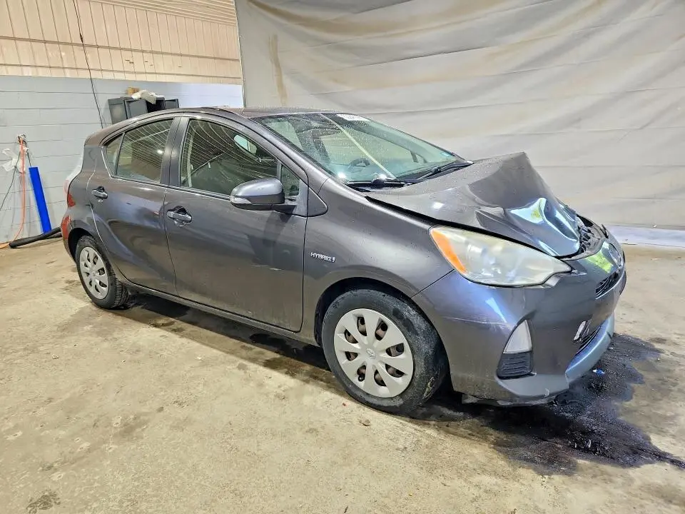 2013 TOYOTA PRIUS C TWO  