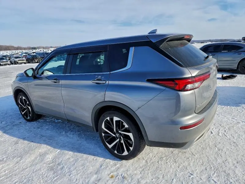 2022 MITSUBISHI OUTLANDER SE  