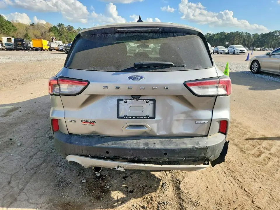 2022 FORD ESCAPE SE  