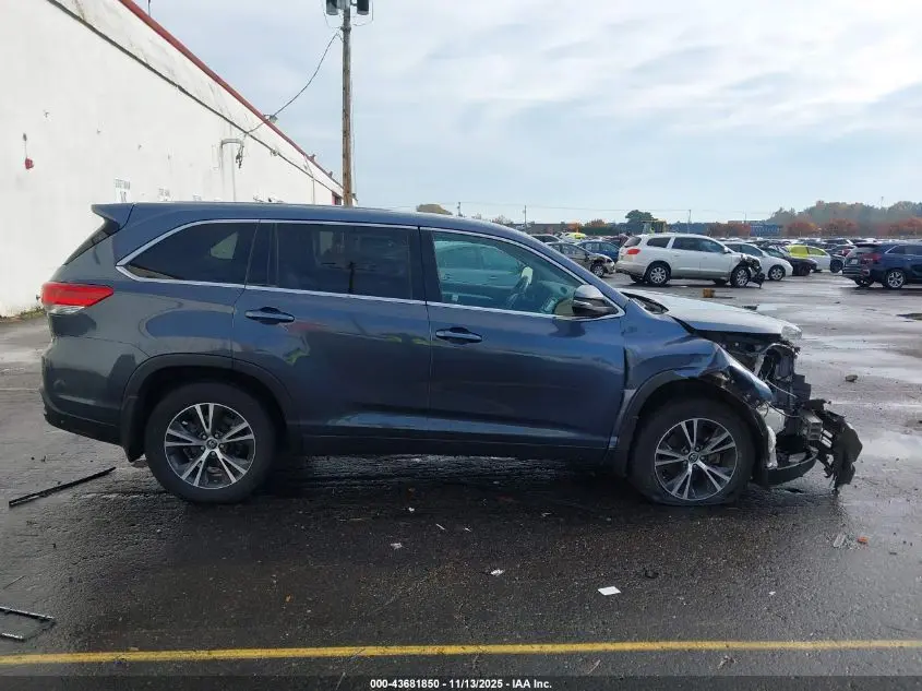 2019 TOYOTA HIGHLANDER LE