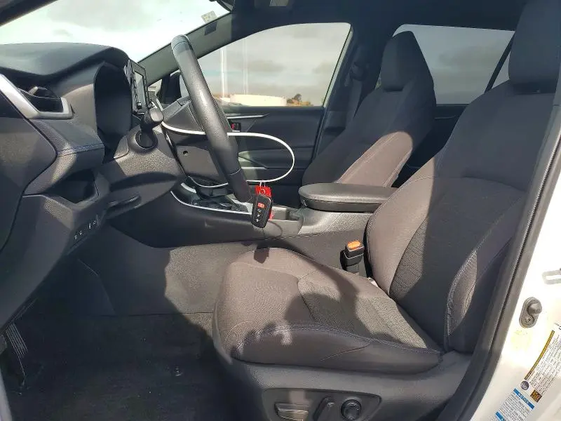 2022 TOYOTA RAV4 SE  