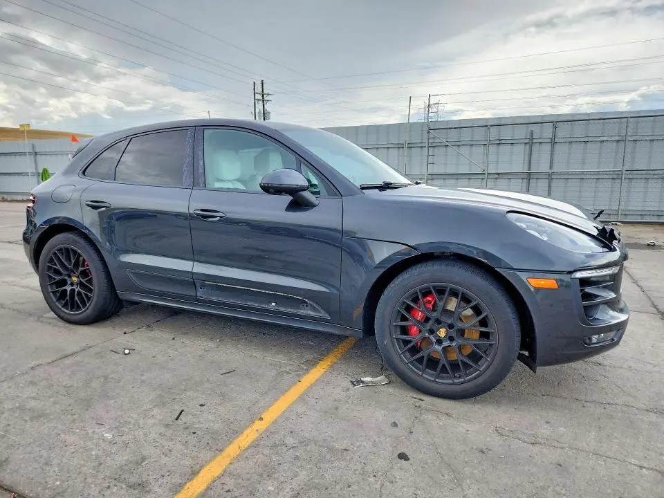 2017 PORSCHE MACAN GTS  