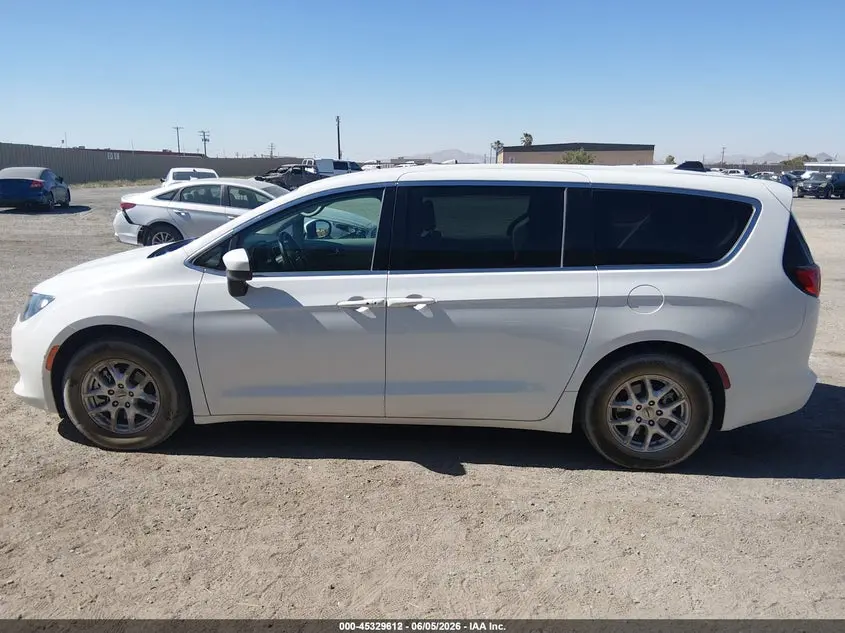 2021 CHRYSLER VOYAGER LX