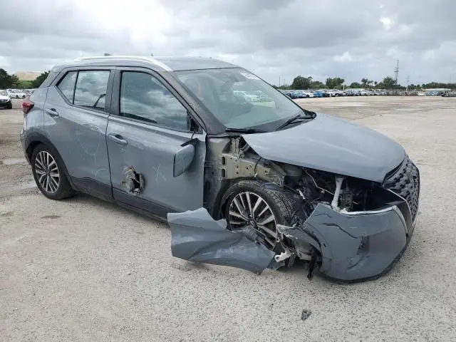 2021 NISSAN KICKS SV  