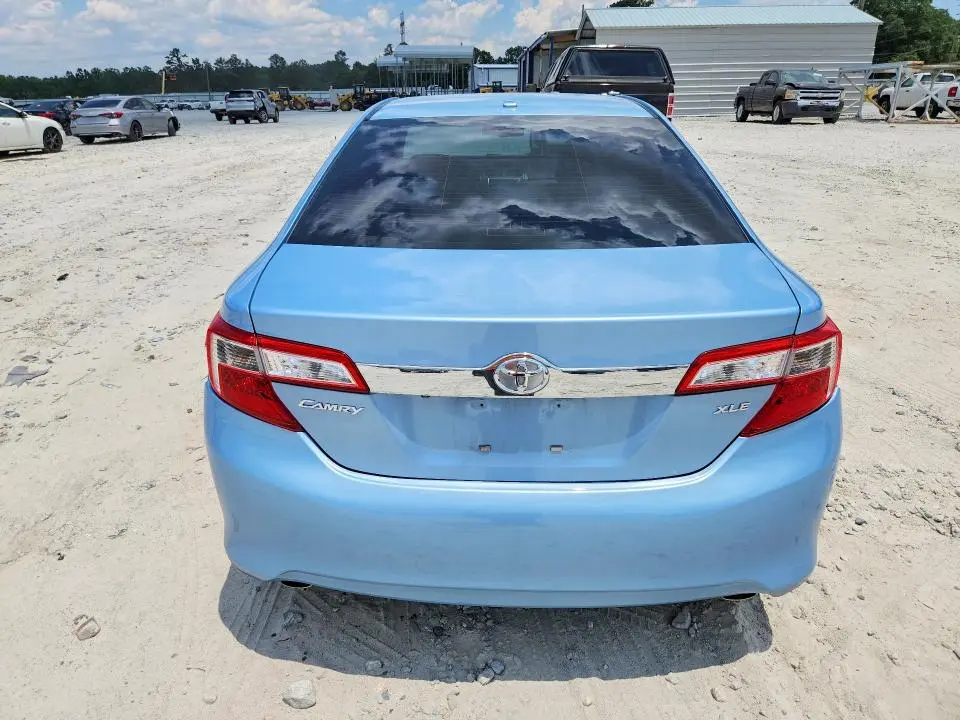 2014 TOYOTA CAMRY XLE V6  