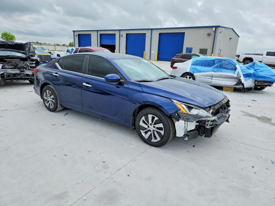 2021 NISSAN ALTIMA S  