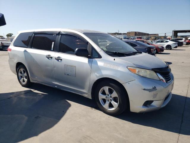 2011 TOYOTA SIENNA 