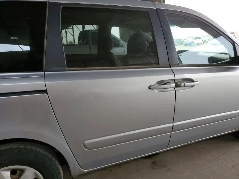 2010 KIA SEDONA LX  